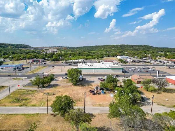 1608 First Street, Mineral Wells, TX 76067