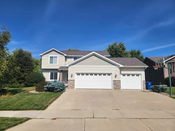 2580 Heartland DR NW, Rochester, MN 55901