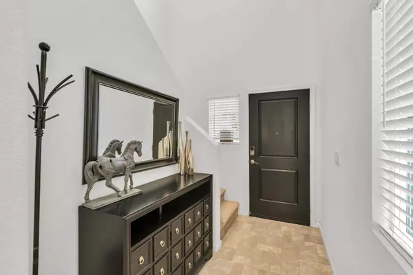 8213 Kossum WAY, Elk Grove, CA 95624