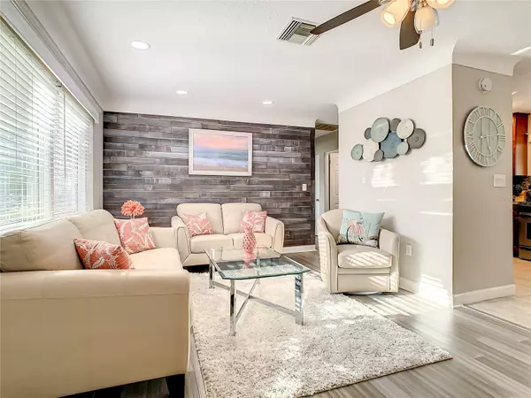 5090 61ST LN N, Kenneth City, FL 33709