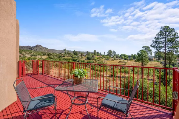 5525 Quemazon, Los Alamos, NM 87544