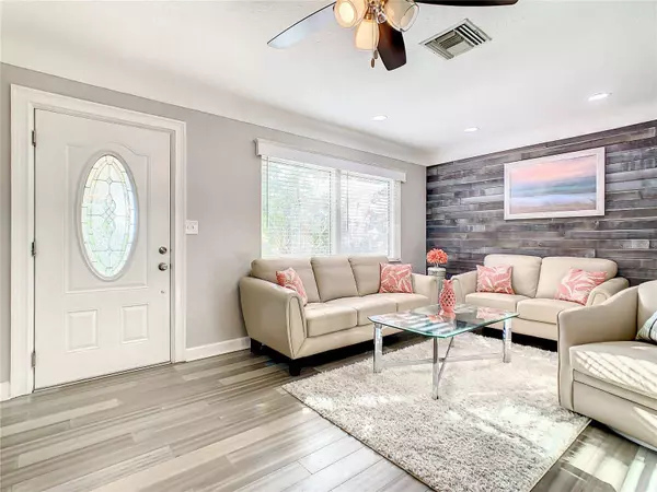 5090 61ST LN N, Kenneth City, FL 33709