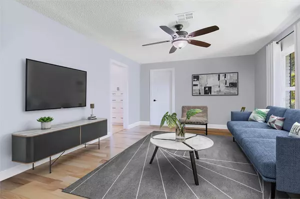 1916 LAREDO DR, Deltona, FL 32738