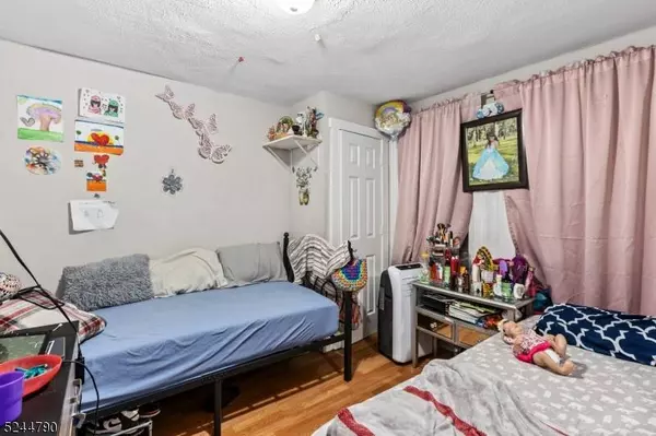 79 N 1St St, Paterson City, NJ 07522