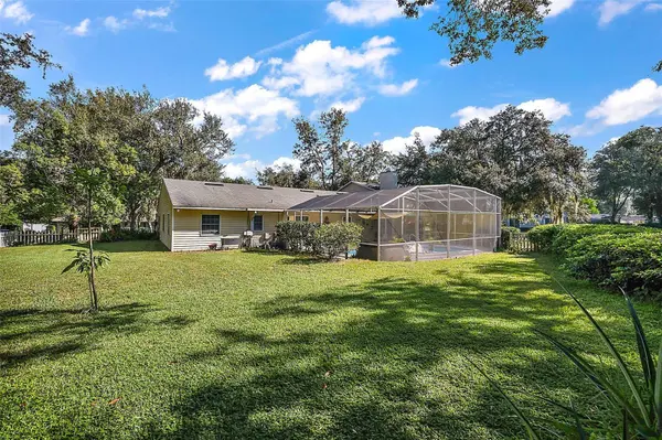 9800 FAIRWAY CIR, Leesburg, FL 34788