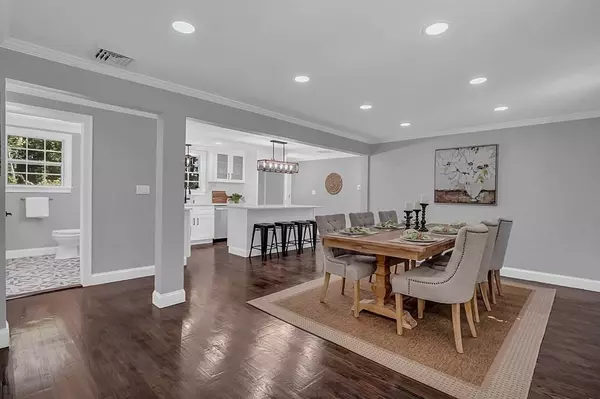 54 Gray Rd, Andover, MA 01810