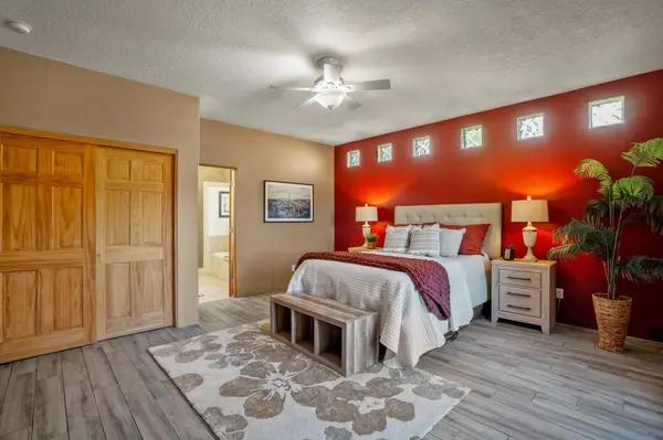 5525 Quemazon, Los Alamos, NM 87544