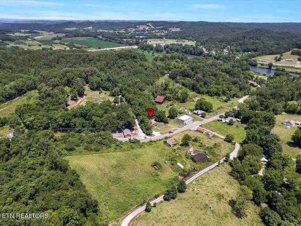 818 Highway 321, Newport, TN 37821