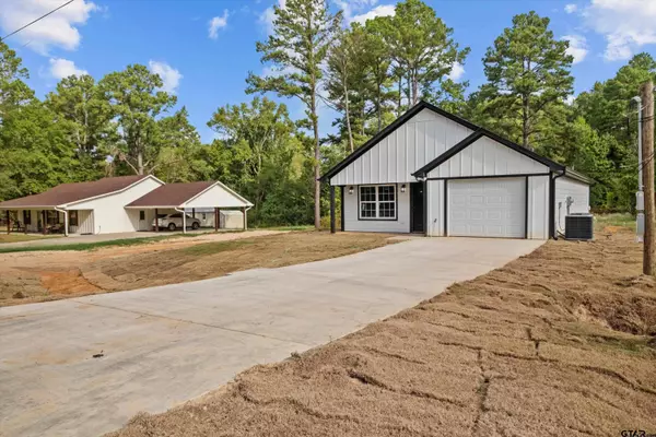 108 Jackson St, Arp, TX 75750