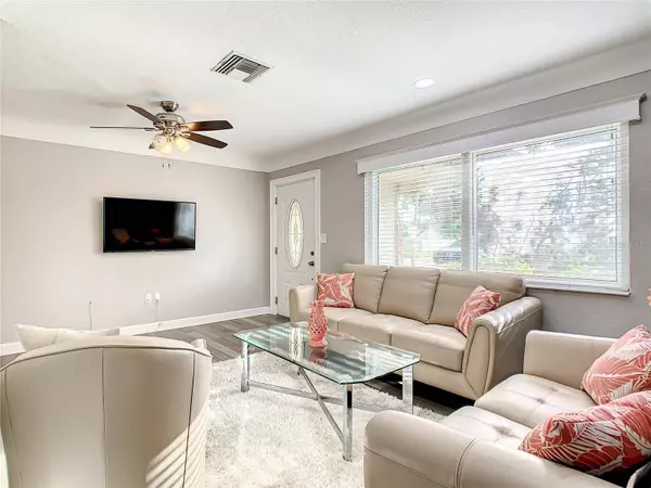 5090 61ST LN N, Kenneth City, FL 33709