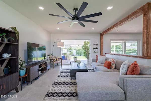 3333 E TURNEY Avenue, Phoenix, AZ 85018