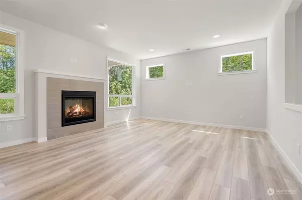 8231 56th AVE NE, Lacey, WA 98516