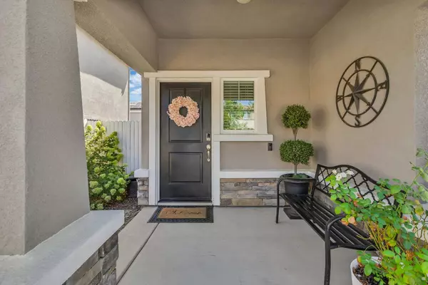 8213 Kossum WAY, Elk Grove, CA 95624