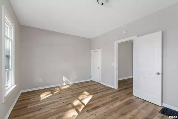 711 WILKES ST, Davenport, IA 52802