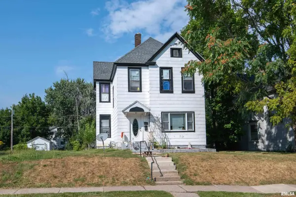 616 W 14TH ST, Davenport, IA 52803