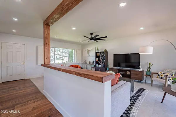 3333 E TURNEY Avenue, Phoenix, AZ 85018