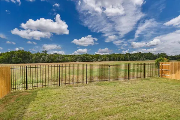 307 Rainmaker LN, Bastrop, TX 78602