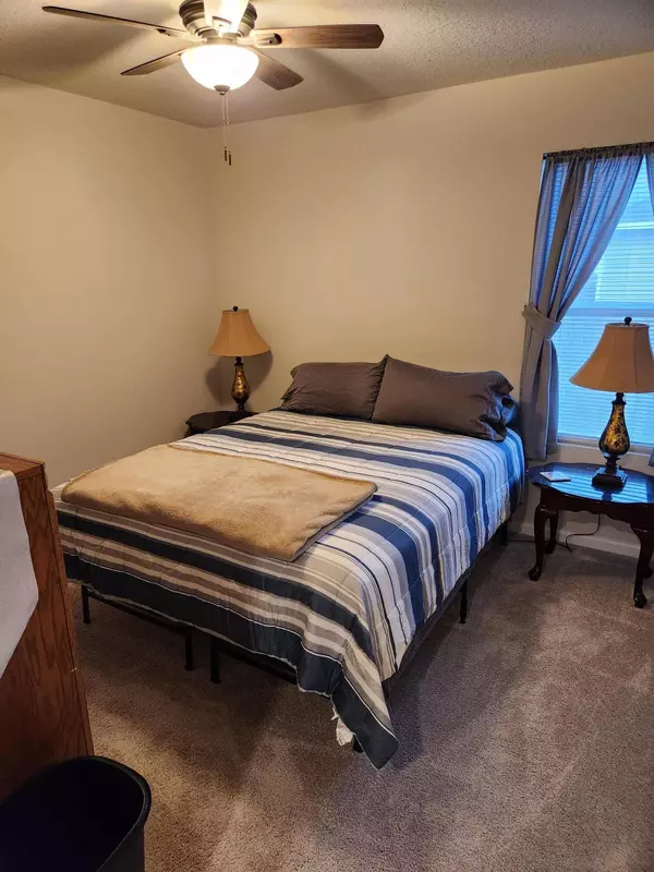 236 E Lockwood Way, Defuniak Springs, FL 32435