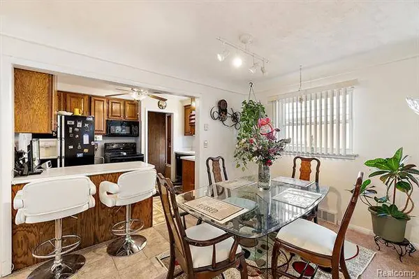 23107 Saxony Avenue, Eastpointe, MI 48021