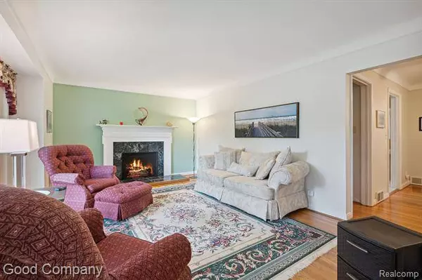 15168 MACARTHUR, Redford, MI 48239