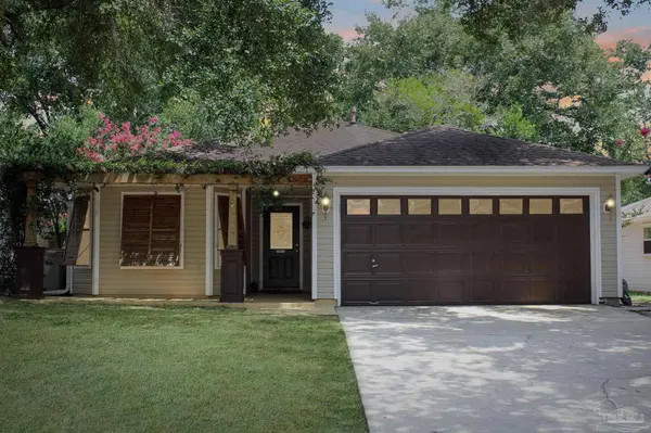 2069 Sequoia Cir, Pensacola, FL 32526