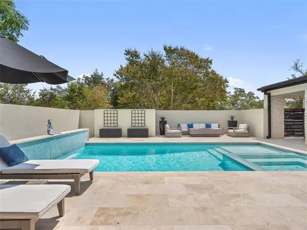 923 Vanguard St ST, Lakeway, TX 78734