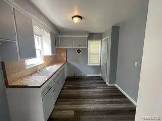 607 E WOODWARD HEIGHTS Boulevard, Hazel Park, MI 48030