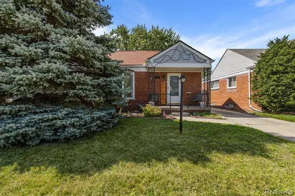 23107 Saxony Avenue, Eastpointe, MI 48021