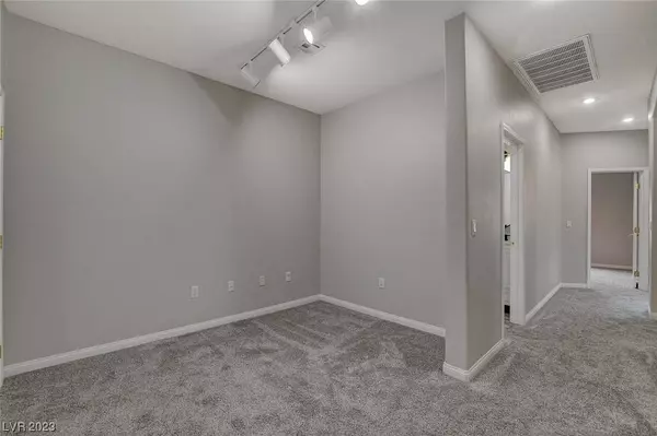 10221 Deerfield Beach Avenue #201, Las Vegas, NV 89129