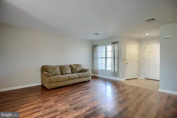 649 TEAL DR, Etters, PA 17319