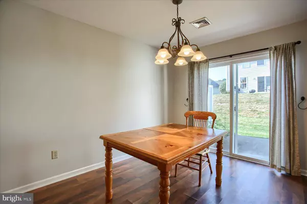 649 TEAL DR, Etters, PA 17319