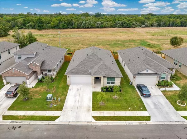 307 Rainmaker LN, Bastrop, TX 78602