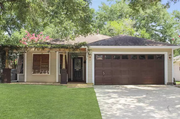 2069 Sequoia Cir, Pensacola, FL 32526