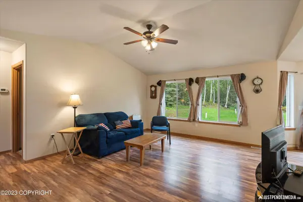 1165 Sun School CIR, Wasilla, AK 99623