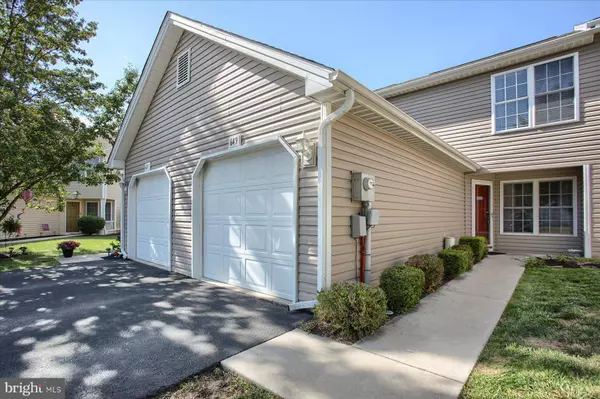 649 TEAL DR, Etters, PA 17319