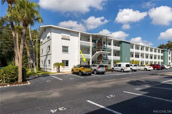 5840 WELCOME RD #J1, Bradenton, FL 34207