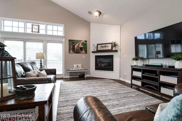 4207 MacGregor Pl, New Albany, IN 47150