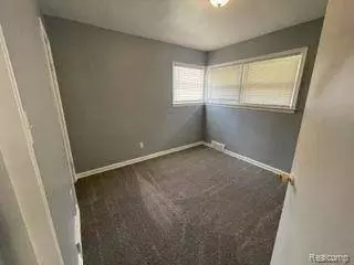 607 E WOODWARD HEIGHTS Boulevard, Hazel Park, MI 48030