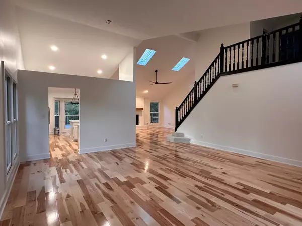 12011 Glen Cove DR, Indianapolis, IN 46236