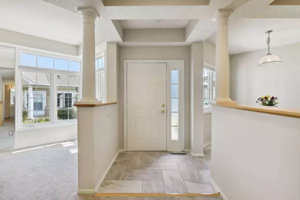 2437 Skyline DR, Bloomington, MN 55425