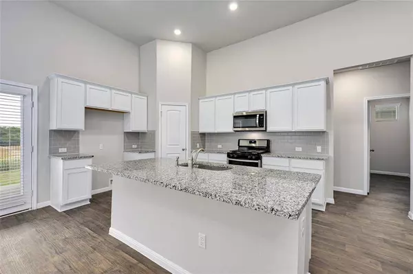 307 Rainmaker LN, Bastrop, TX 78602