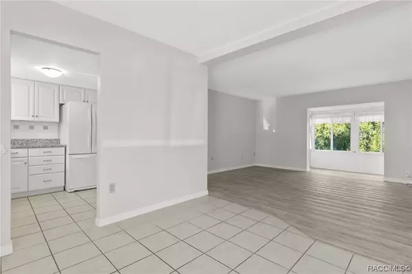 5840 WELCOME RD #J1, Bradenton, FL 34207