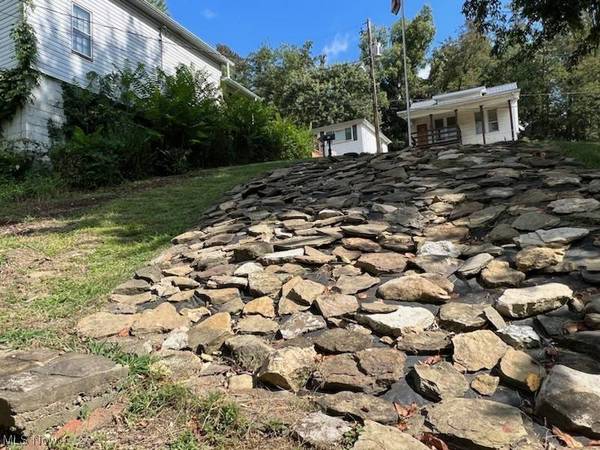 519 Ohio AVE, Martins Ferry, OH 43935