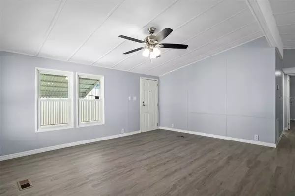 3035 PINEY BARK DR, Wesley Chapel, FL 33543