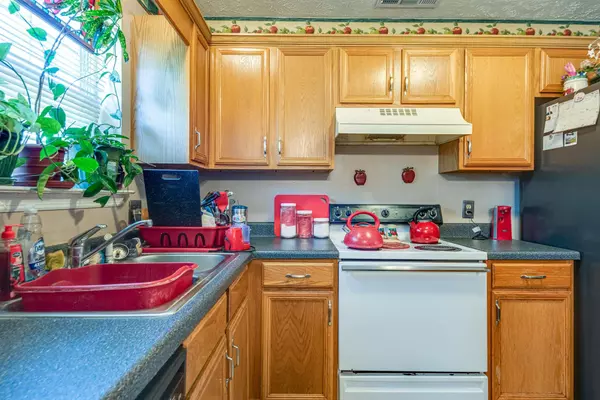 705 Lou Gehrig Cir, La Vergne, TN 37086