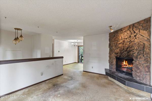 10401 Lone Tree DR, Anchorage, AK 99507