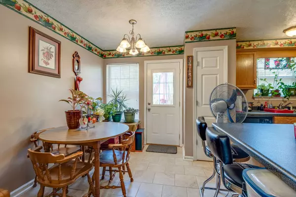 705 Lou Gehrig Cir, La Vergne, TN 37086