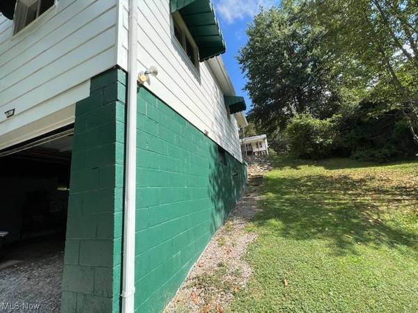 519 Ohio AVE, Martins Ferry, OH 43935