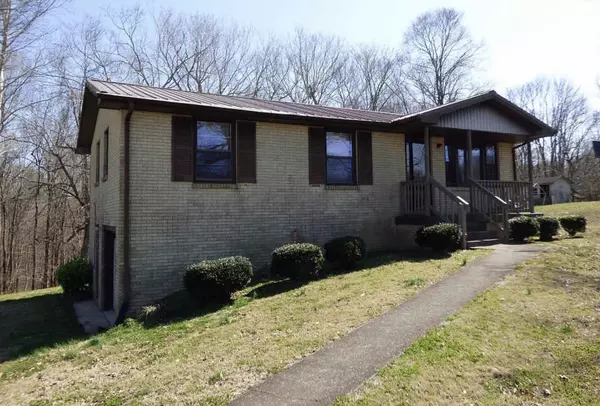 3140 N Hinton Rd, Clarksville, TN 37043