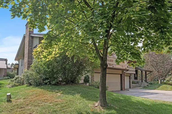 7116 W 113th ST #0, Bloomington, MN 55438